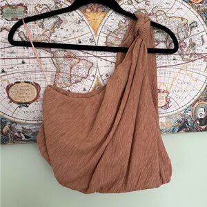 Abercrombie Crinkle‎ One Shoulder Top